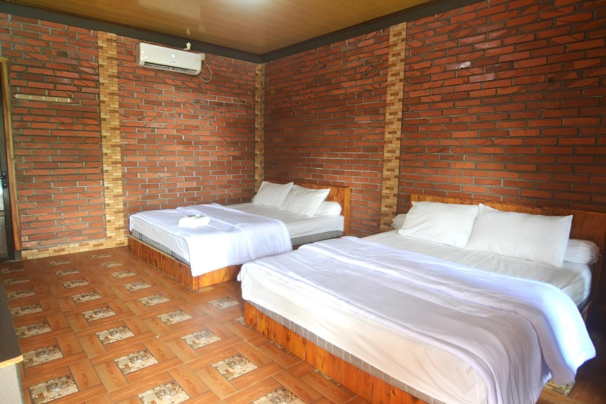 Villa Kopiori Yogyakarta Exterior photo